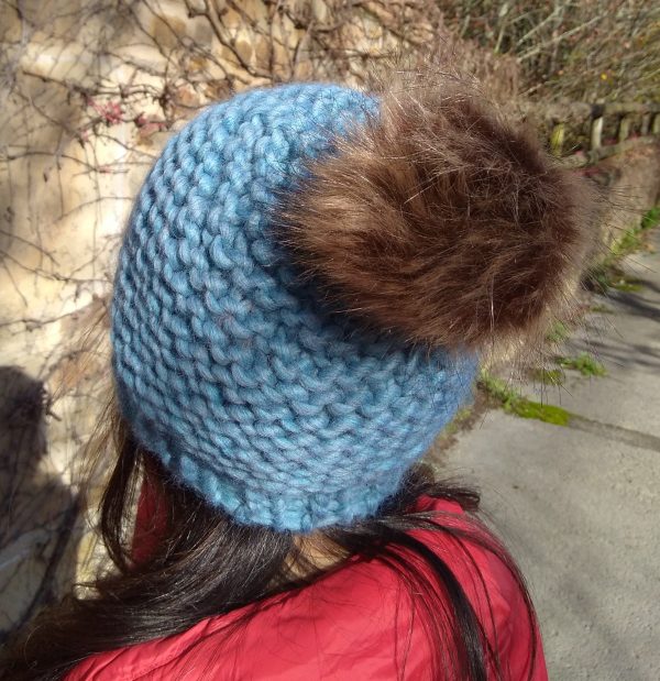 Gorro Love azul claro