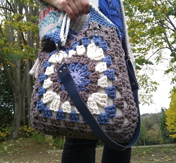 Bolso flor azul